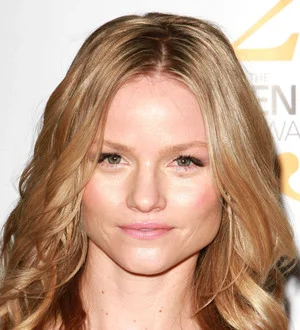 Lindsay Pulsipher replacing Hilary Duff in Bonnie + Clyde