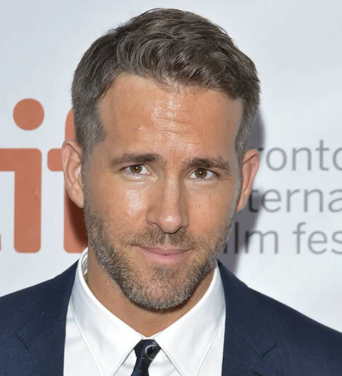 Ryan Reynolds gifts fan with two tickets to Deadpool movie premiere