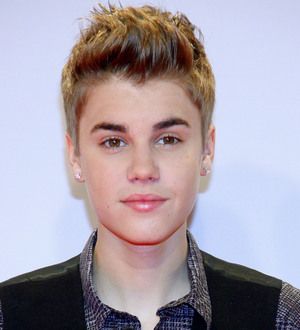 Bandaged Justin Bieber sparks leg injury rumour