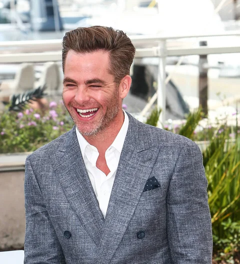 Chris Pine still insecure over bullying