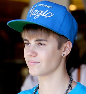 Justin Bieber records with Boyz II Men