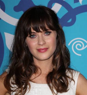 Zooey Deschanel suffered concussion on summer tour