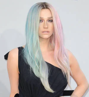 Ke$ha's mom dismisses alcohol gossip