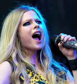 Avril Lavigne founds summer camp for children with disabilities
