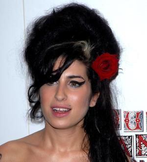 Amy Winehouse Lands Comeback Gigs