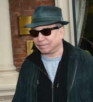 Paul Simon pays tribute to Phil Everly at benefit concert