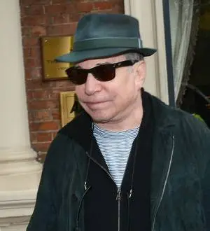 Paul Simon pays tribute to Phil Everly at benefit concert
