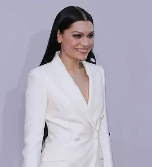 Stars honour inspiring kids at HALO Awards