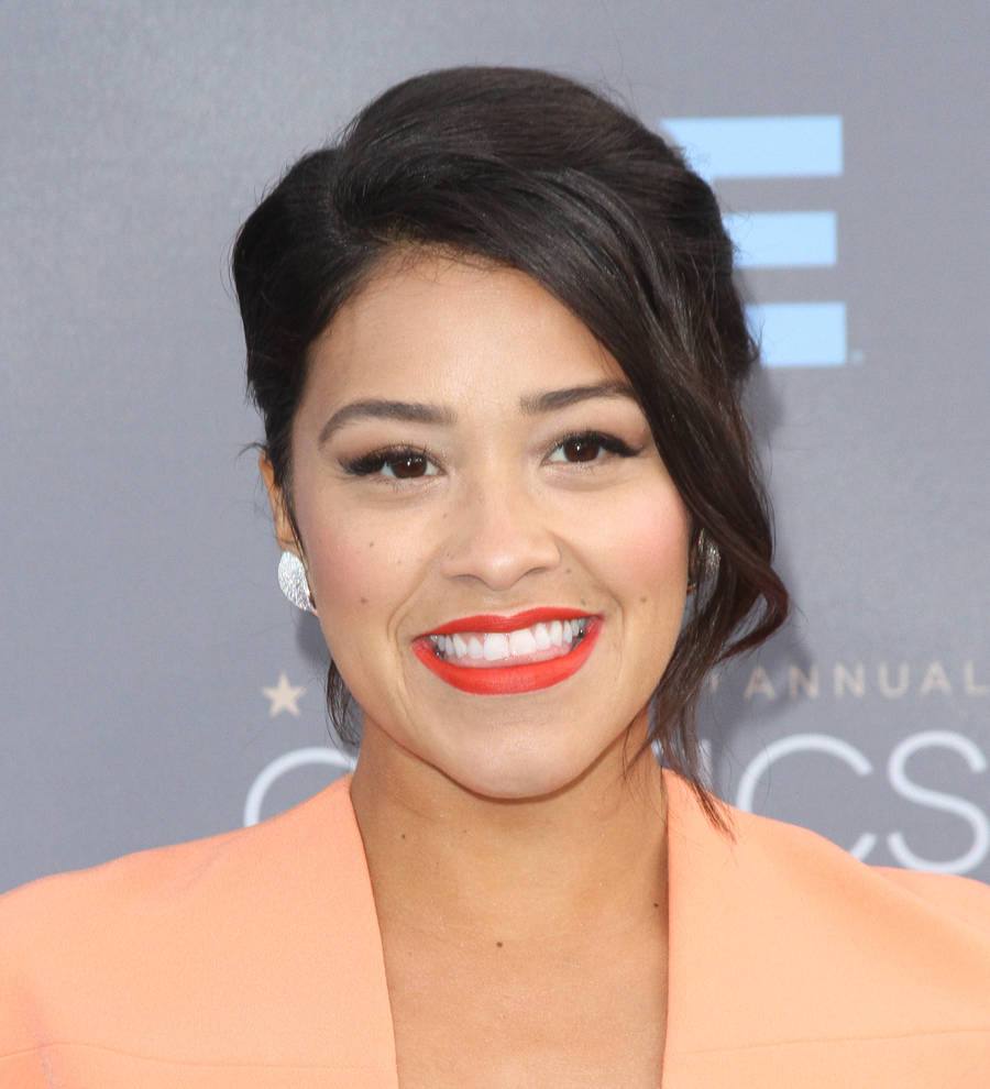 Gina Rodriguez dating Ben Schwartz - report