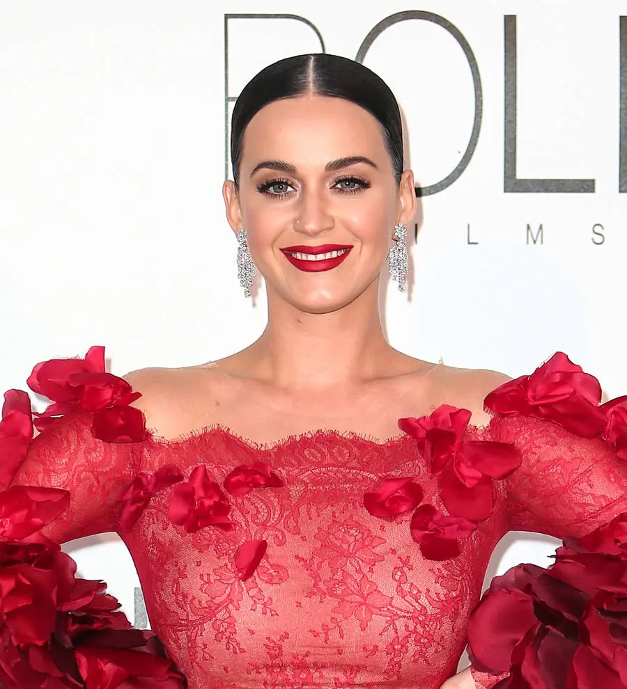 Katy Perry celebrates her birthday by voting for Hillary Clinton