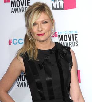 Kirsten Dunst goes public with Garrett Hedlund romance