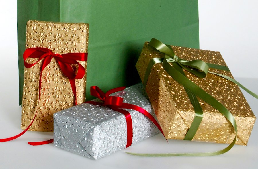 5 Holiday Gift Ideas for (Almost) Every Type of Friend!