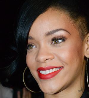 Rihanna looking for U.K. home