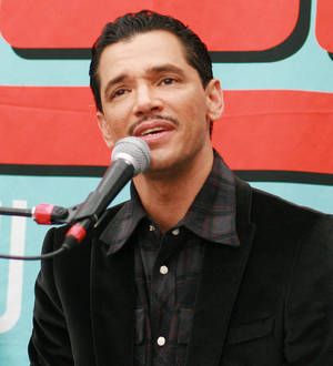 El DeBarge joining race for Christmas charts