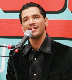 El DeBarge joining race for Christmas charts