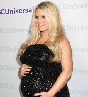 Jessica Simpson teams with Jennifer Hudson for Weight Watchers ad