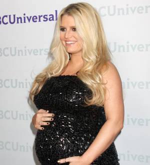 Jessica Simpson teams with Jennifer Hudson for Weight Watchers ad