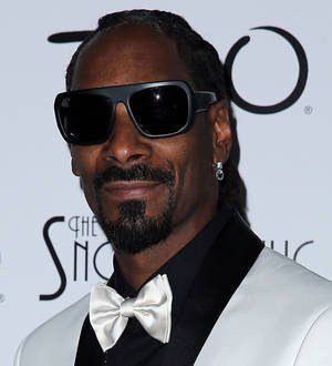 Psy and Snoop Dogg hit karaoke bar for TV skit