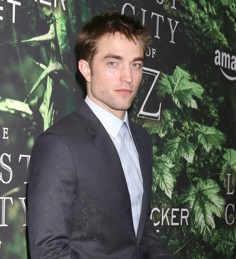 Robert Pattinson kicked out of school for selling porn