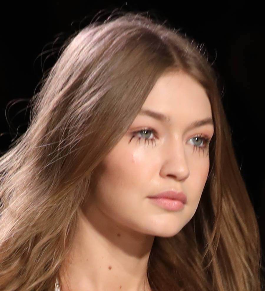 Gigi Hadid shoots boyfriend Zayn for new Versus Versace campaign