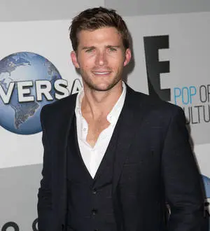 Scott Eastwood narrowly avoided trampling by bull after wild ride