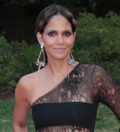 Halle Berry's 'heartbroken' after death of beloved cat