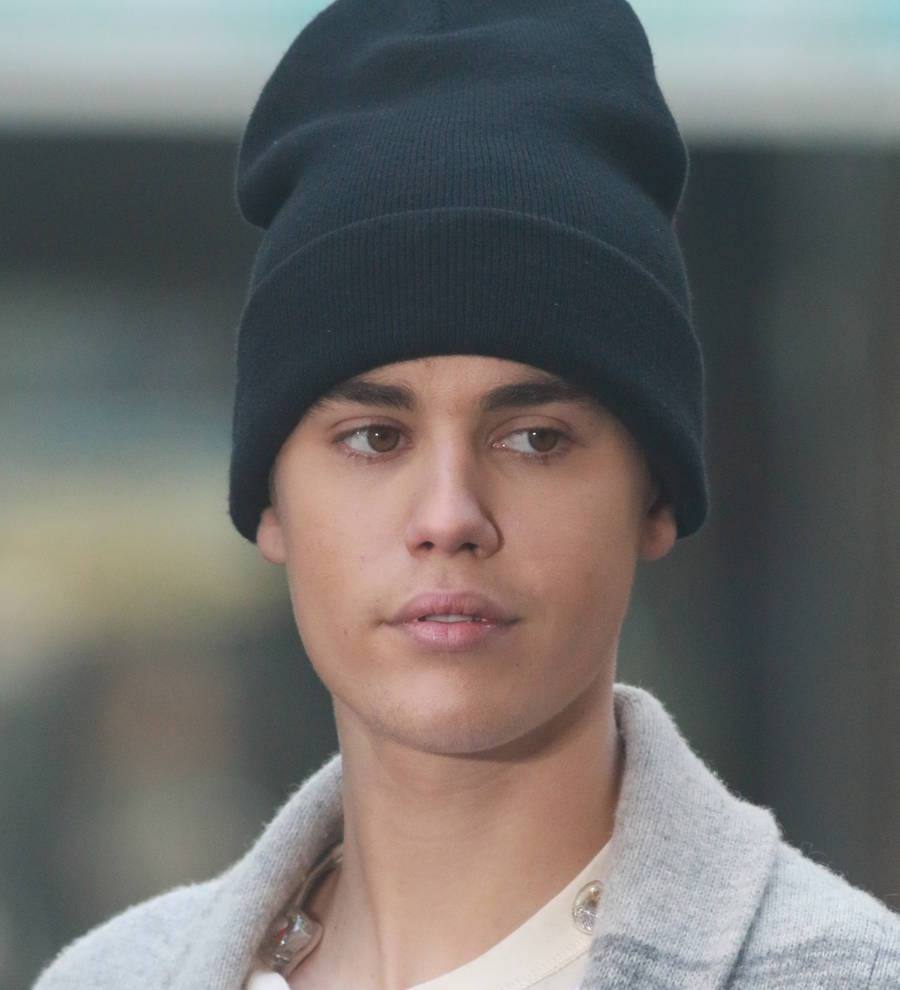 Justin Bieber to close out the American Music Awards