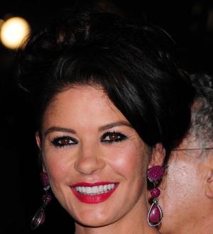 Catherine Zeta-Jones quits smoking