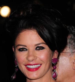 Catherine Zeta-Jones quits smoking