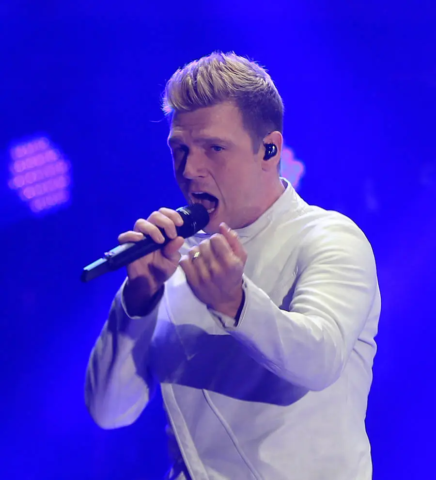 Nick Carter chokes up discussing family amid feud with brother Aaron