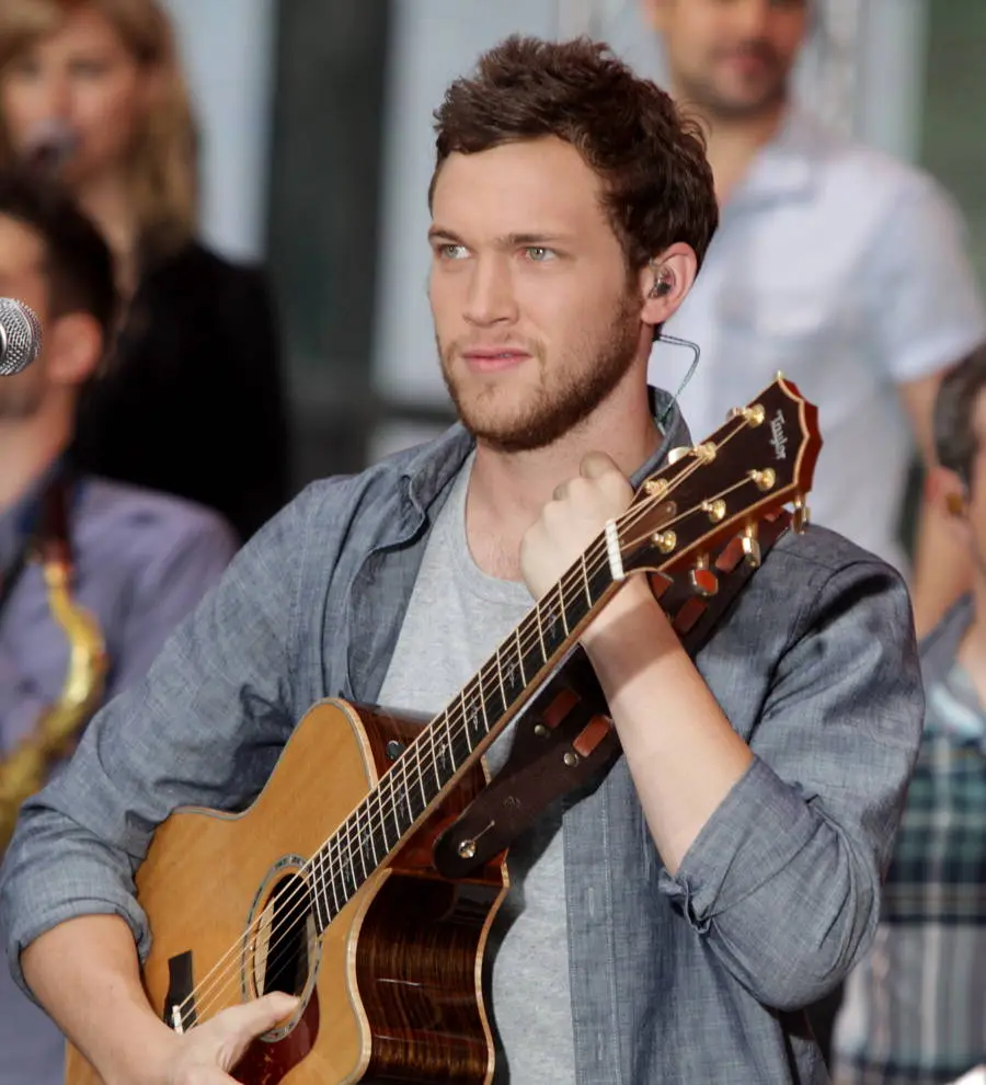 Phillip Phillips sued by American Idol bosses