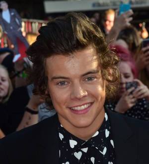 Harry Styles tips staff with rare currency