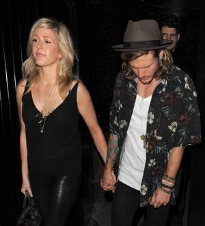 Ellie Goulding struggling with long-distance romance