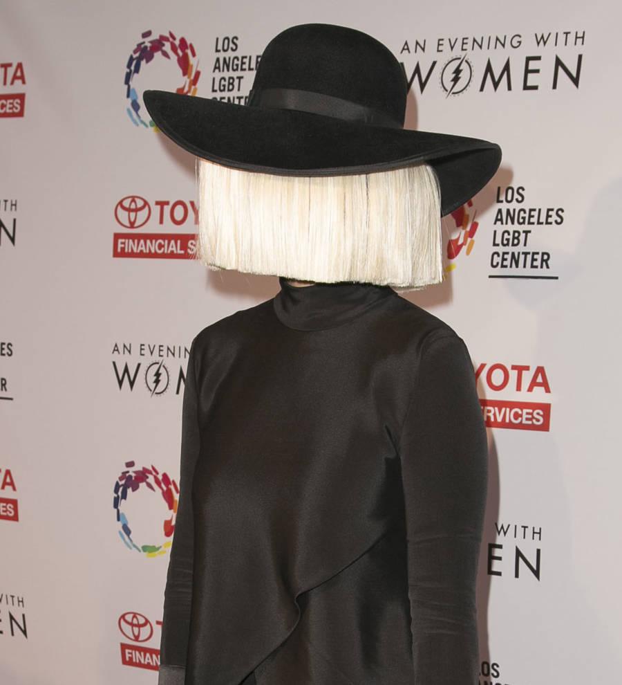 Sia takes aim at Azealia Banks after chicken sacrifice story blows up