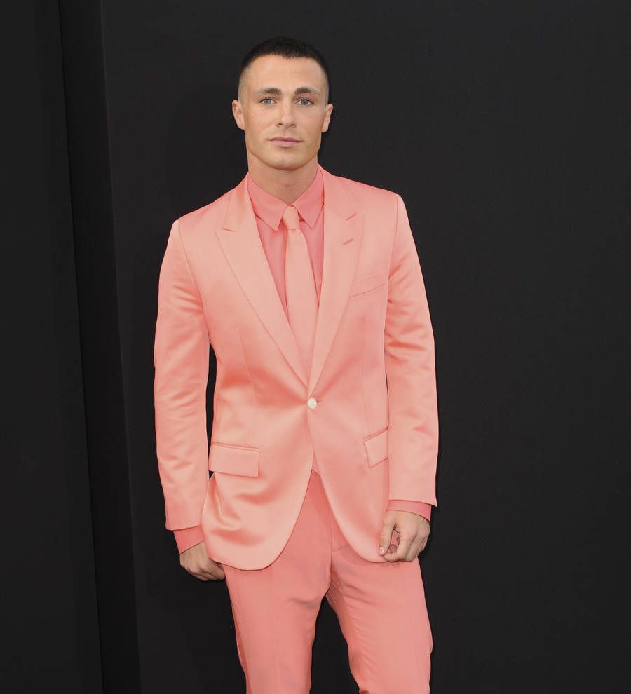 Colton Haynes tearfully accepts Human Rights Campaign award