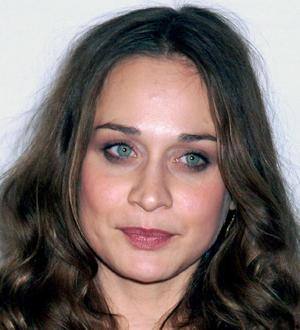 Fiona Apple addresses arrest in bizarre onstage speech