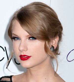 Swift calls in lawyers over topless photo allegations