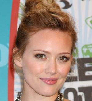 Hilary Duff Trades for Charity
