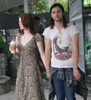Frances Bean Cobain engaged