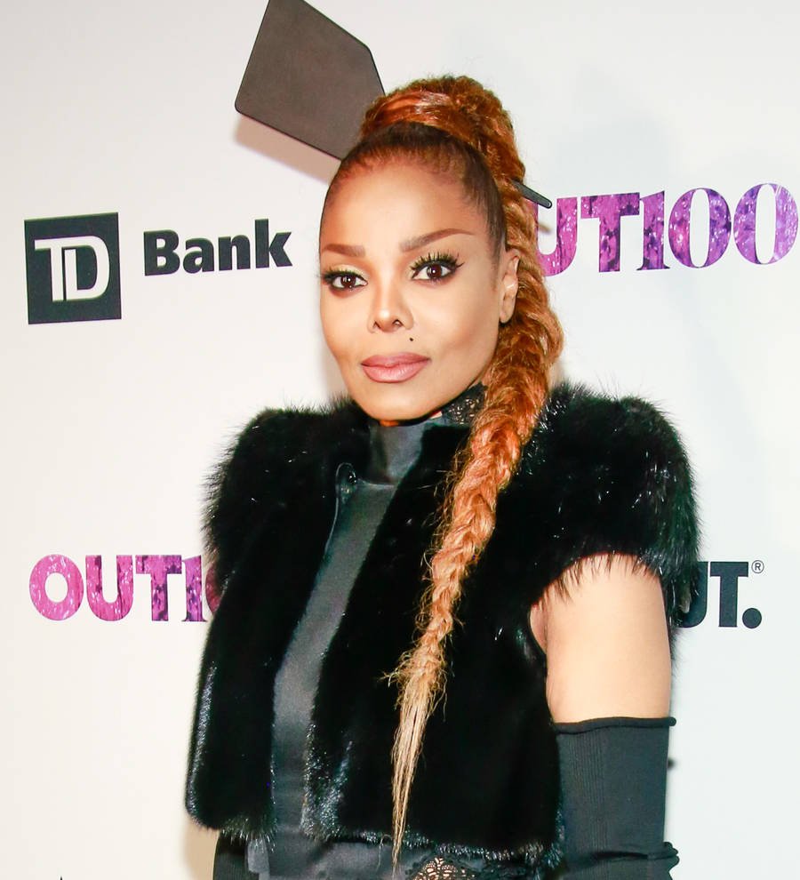 Janet Jackson receives Music Icon Award