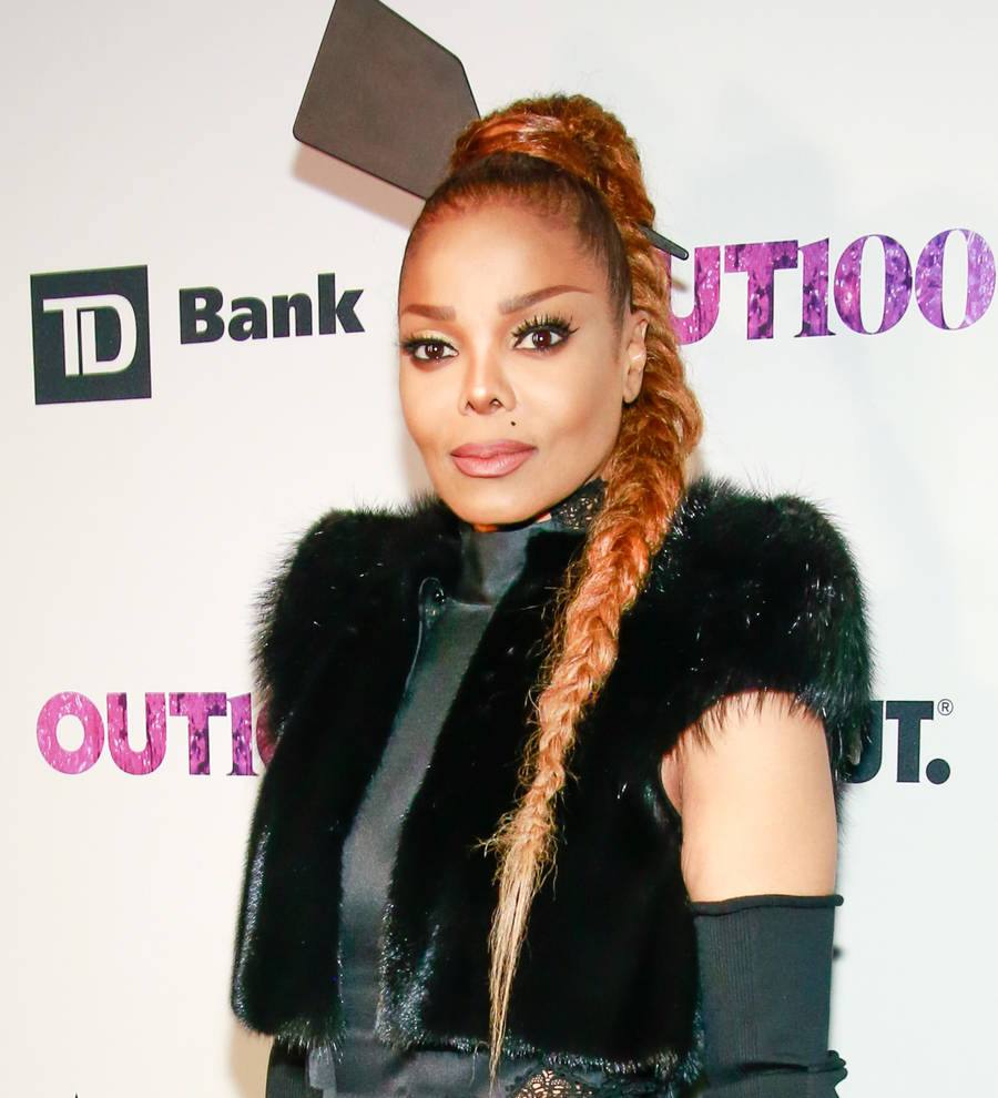 Janet Jackson receives Music Icon Award