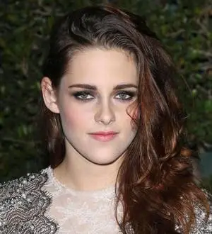 Kristen Stewart confirms Snow White sequel