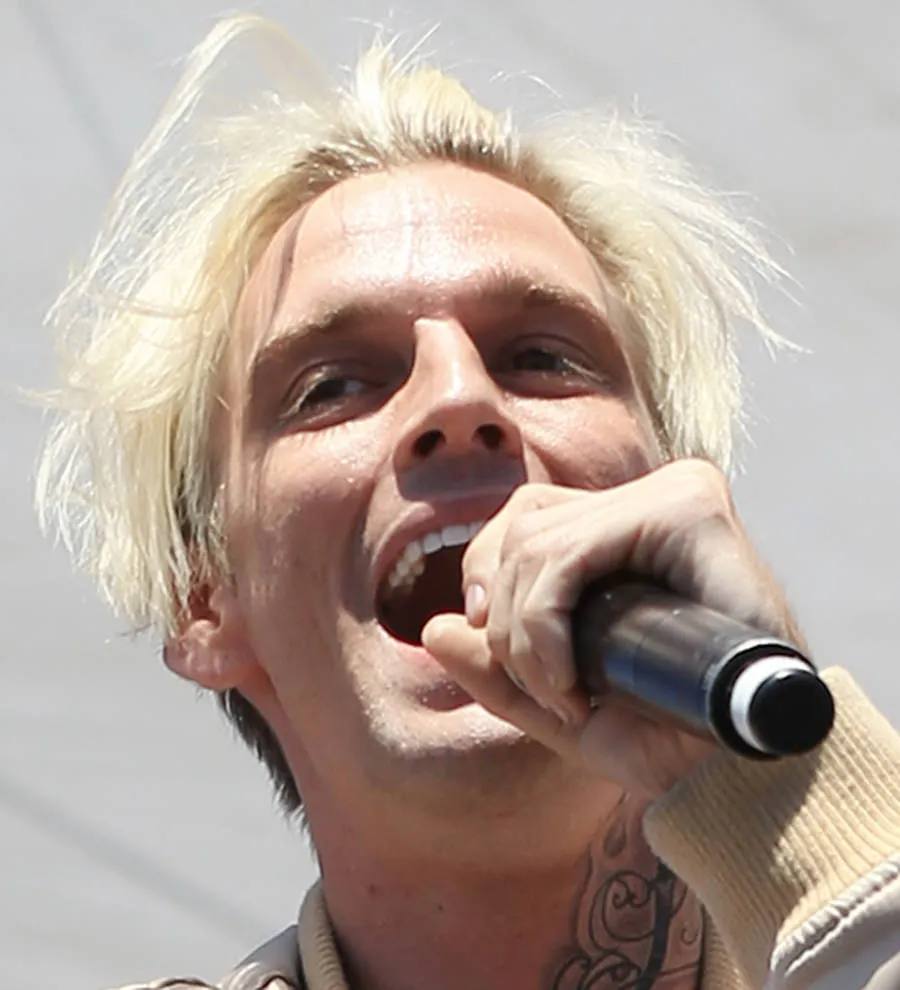 Aaron Carter breaks down on stage at gay bar