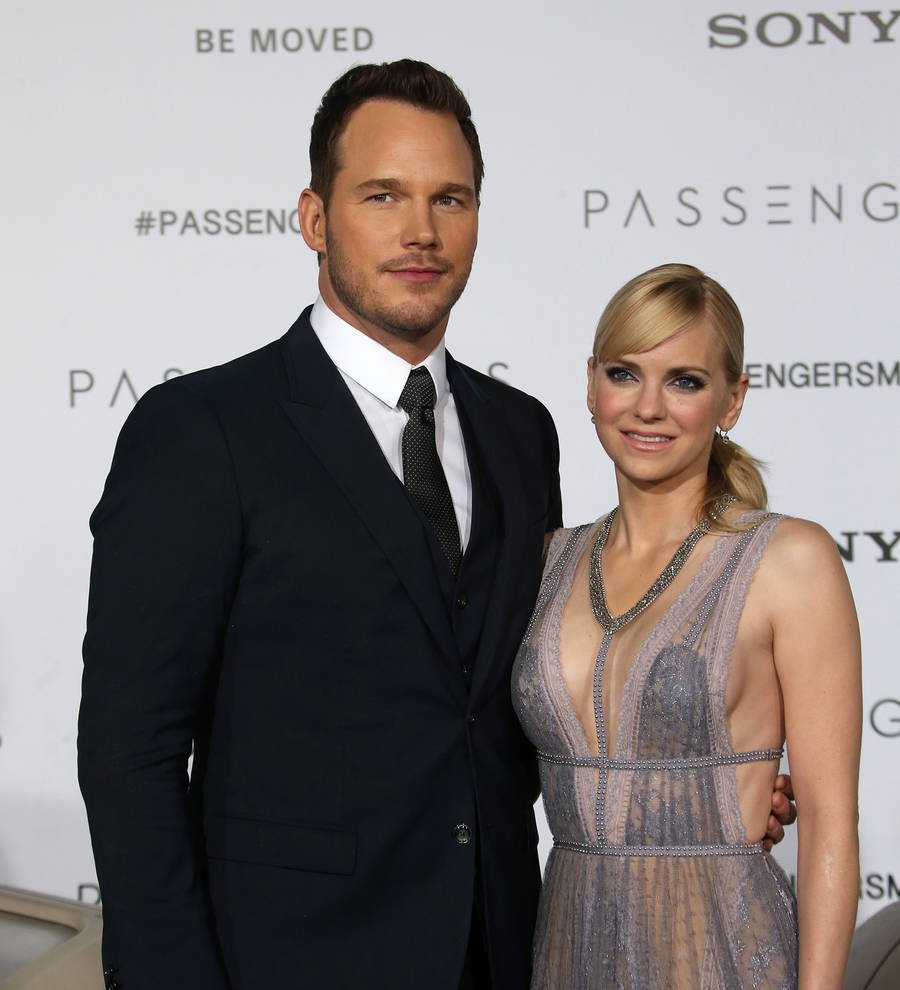 Anna Faris tweets from home as she and Chris Pratt get ready for big premiere