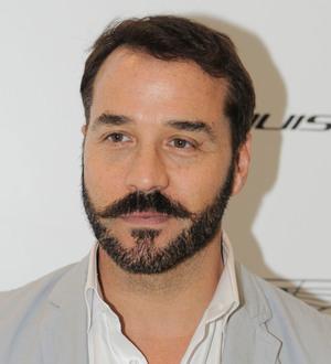 Jeremy Piven's drumming annoys neighbours