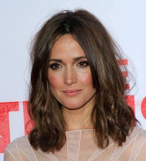 Rose Byrne in talks to join cast of Annie