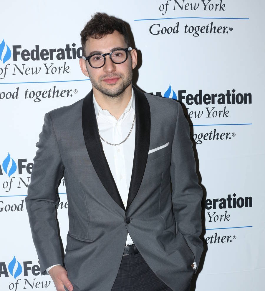 Jack Antonoff defends Lena Dunham over dog controversy