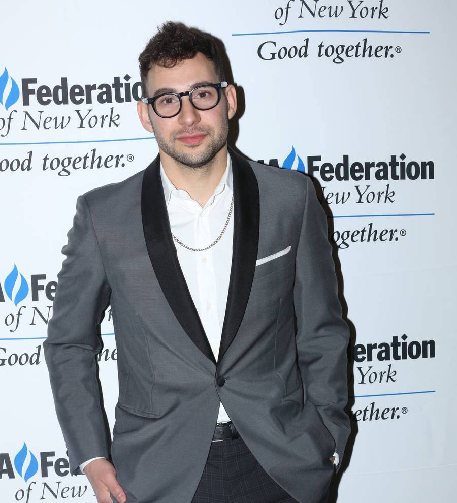 Jack Antonoff defends Lena Dunham over dog controversy