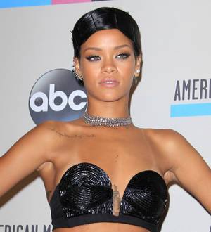 Rihanna donates 0,000 to Philippines relief effort