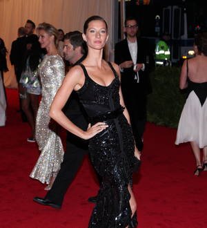 Gisele Bundchen makes surprise visit to cancer-stricken fan